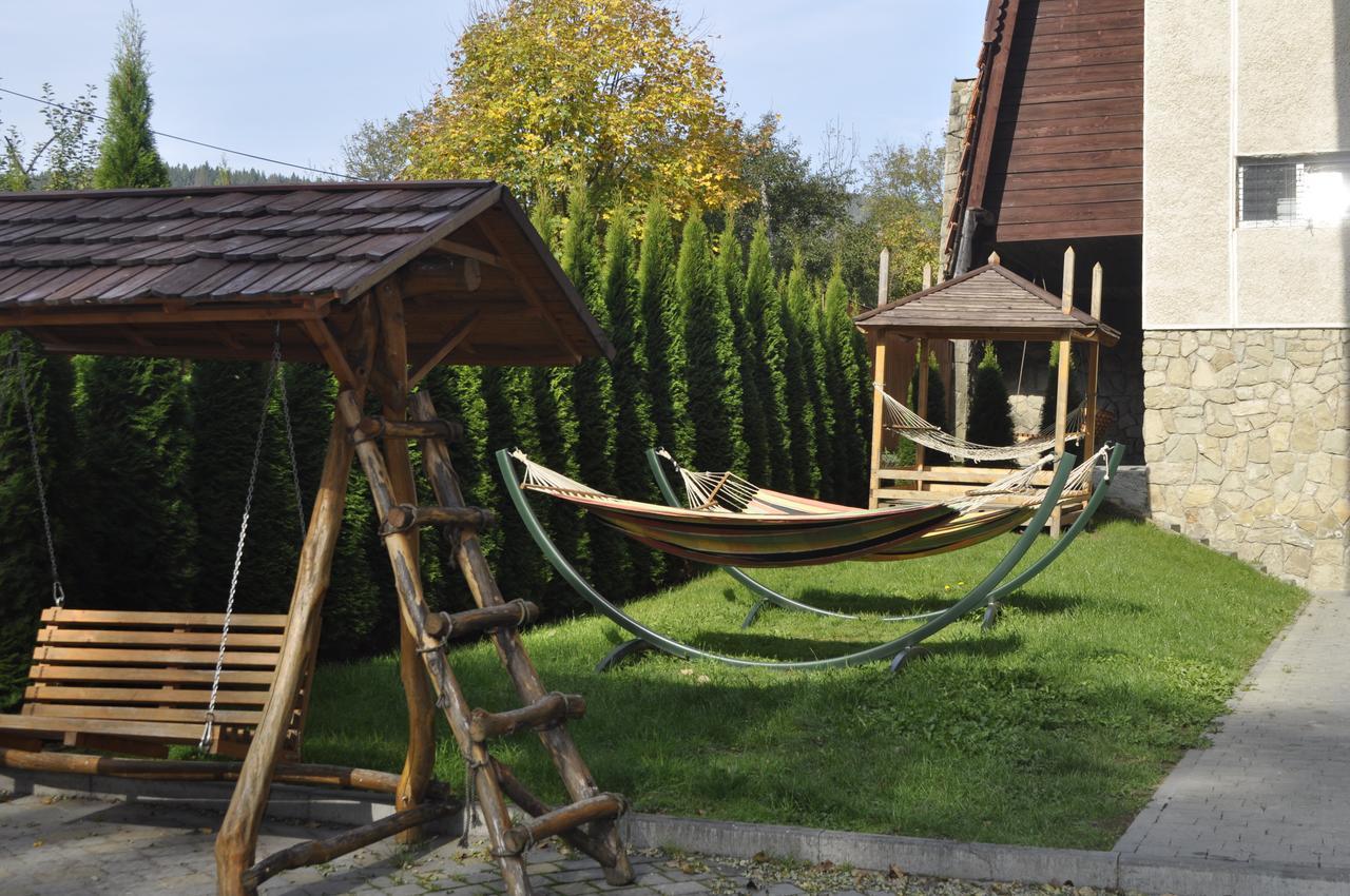 Malyvo Hotel Dilyatyn エクステリア 写真