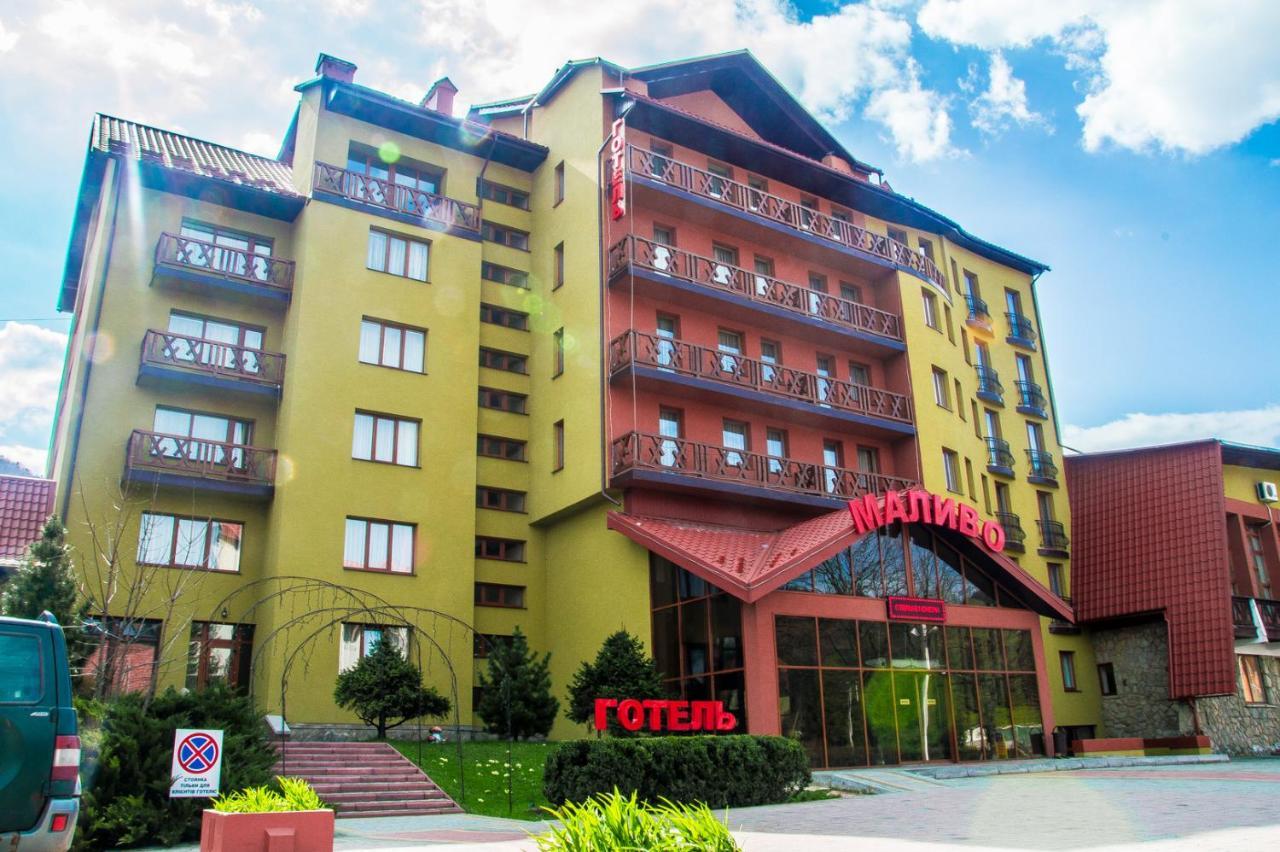 Malyvo Hotel Dilyatyn エクステリア 写真